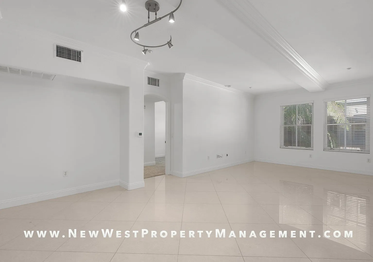 Expansive Marina District 2 Bedroom at City Walk! Small Pet OK! Available for Immediate Occupancy... — Photo 4