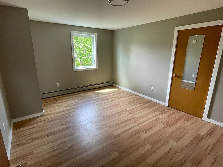 129 Pleasant St #2 — Photo 4