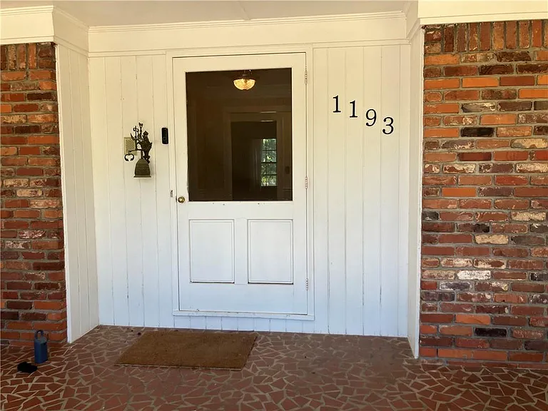 1193 Angelia Dr SW — Photo 4