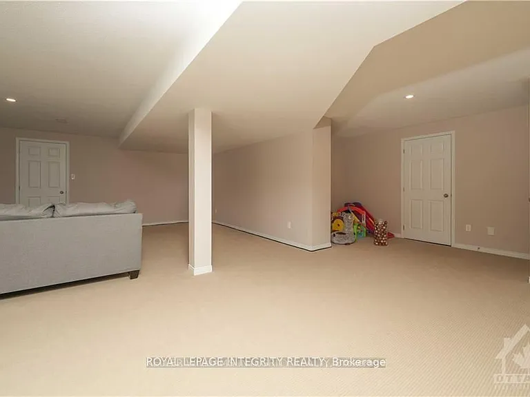 404 Kilmarnock Way — Photo 25