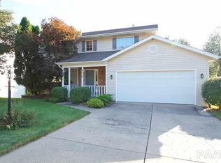 6016 W Ridgecrest Cir, Peoria, IL 61615