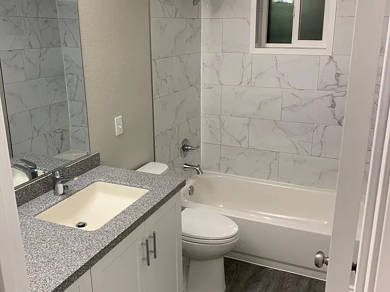 216 N 350 E — Photo 4