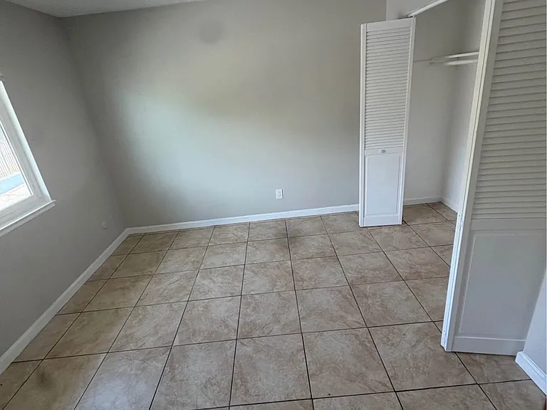3518 Rainbow Ln — Photo 5