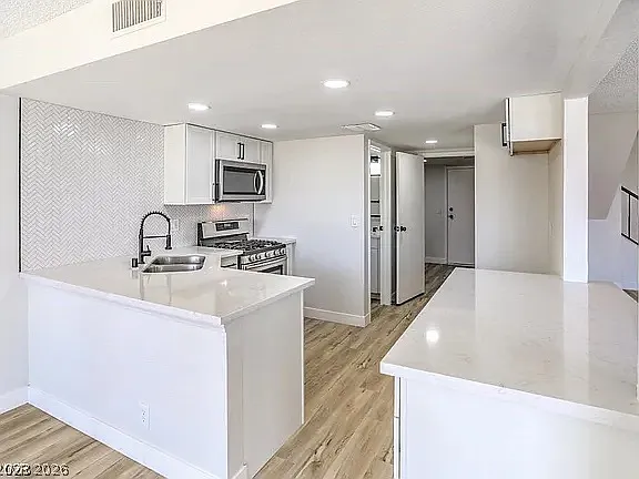 3 bed, 2.5 bath, 1785 sqft, $2,450 — Photo 4