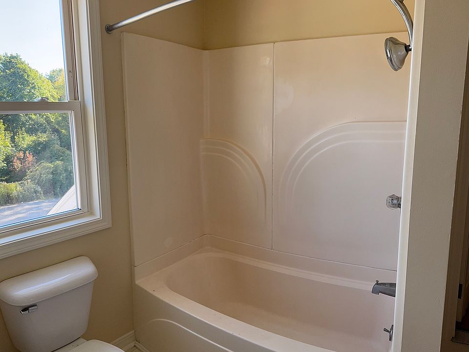 Full tub/shower combo