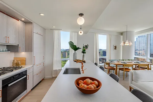 Sold by SERHANT. | media 3