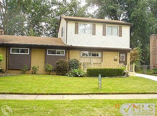 32045 Wyoming St, Livonia, MI 48150