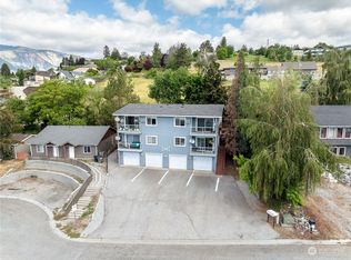 342 N Shore Ct #C, Manson, WA 98831