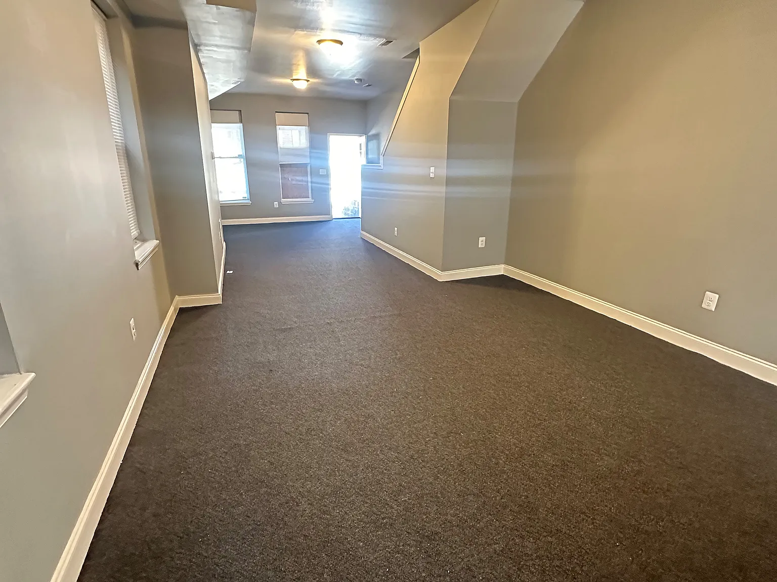 3 bed, 2.0 bath, $2,000 — Photo 4