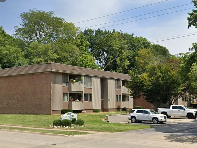 3400 N Knoxville Ave — Photo 1