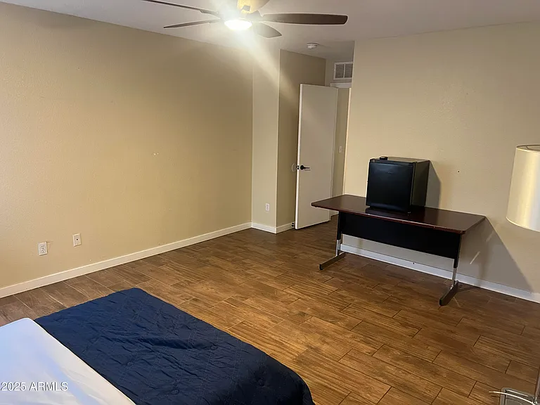 3020 W Red Fox Rd #3020 — Photo 9