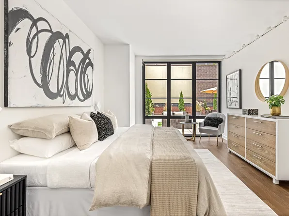 261 West 25th Street image 6 of 19