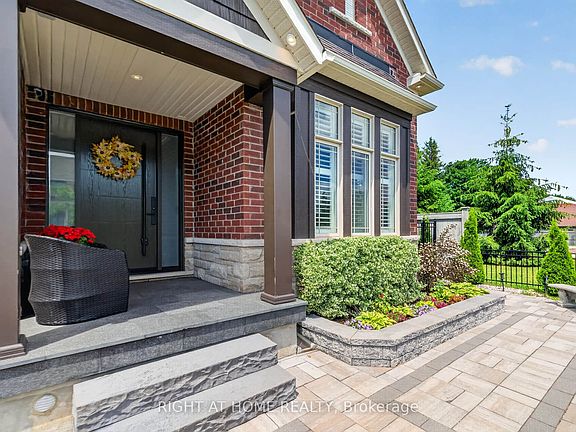 2nd image of 80 Sharpe Cres