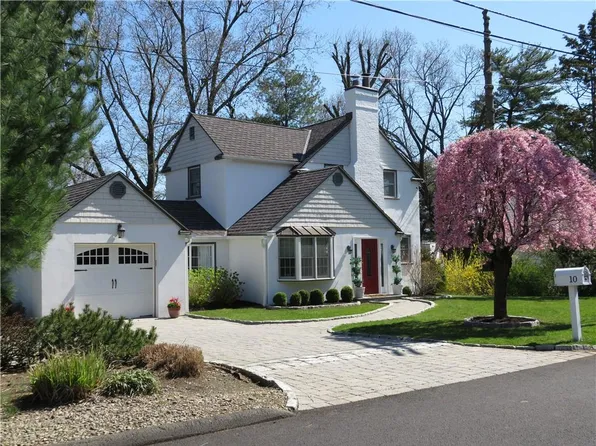 10 Dartmouth Terrace, White Plains, NY 10607