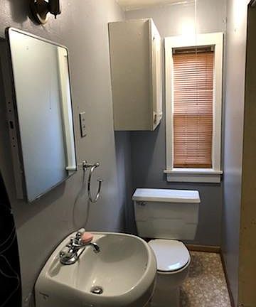 3rd image of 1111 E Division Ave