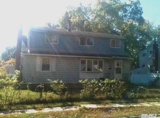 132 E Booker Ave, Wyandanch, NY