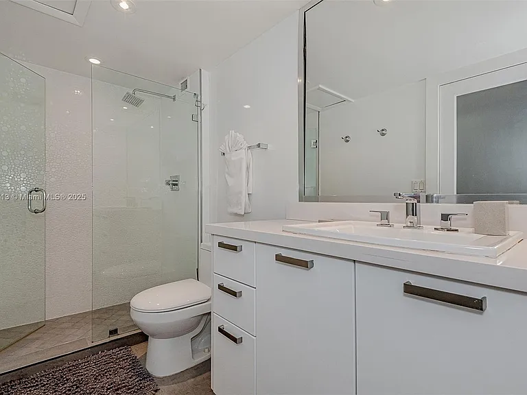 2301 Collins Ave #723 — Photo 22