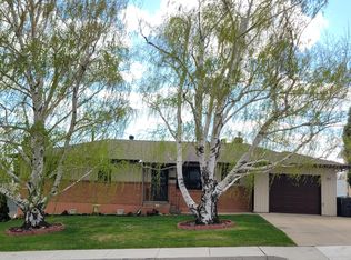 703 Sweetbriar Rd NW, Mandan, ND 58554