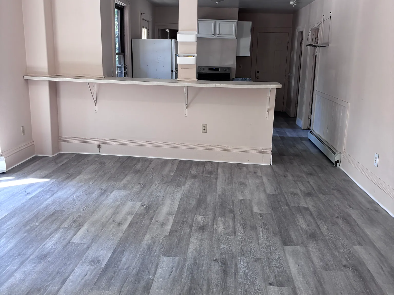 3 bed, $2,200 — Photo 2