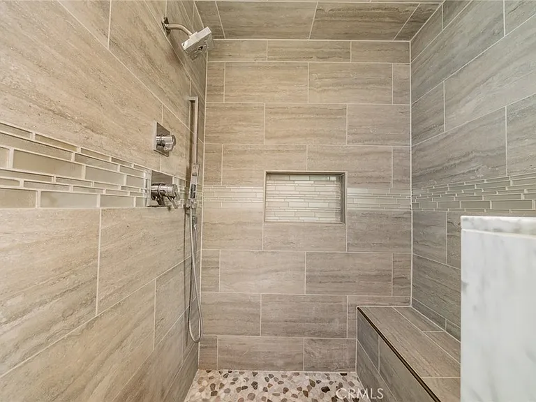 9805 Liberty St — Photo 28