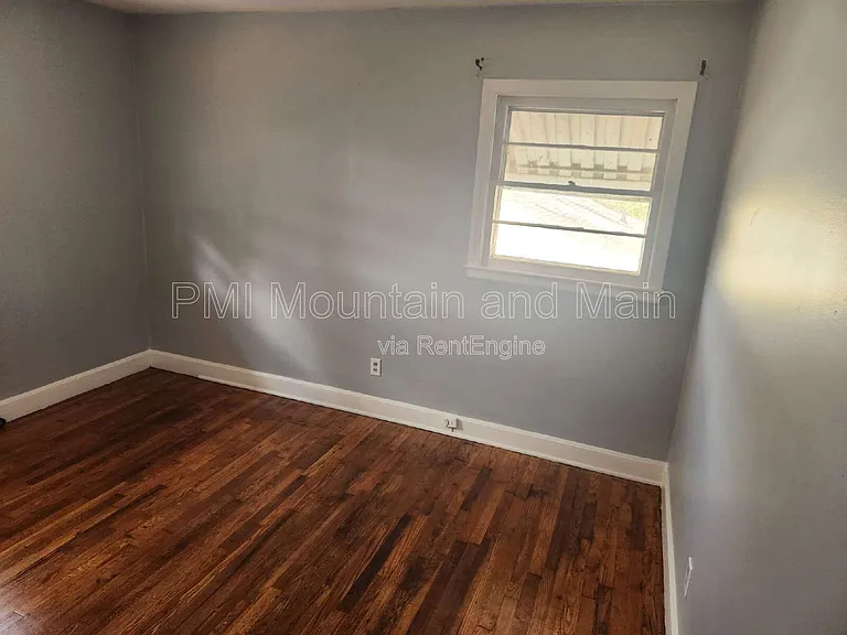 16 Belvedere Rd — Photo 11