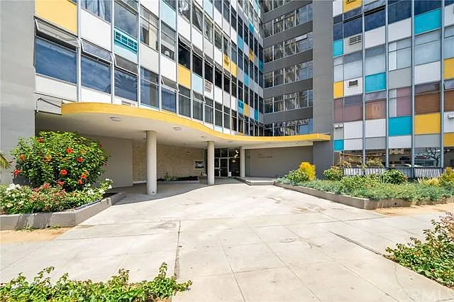 Building Photo 5