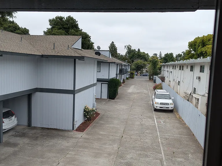 877 Sonoma Ave #18 — Photo 16