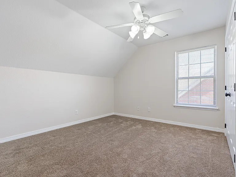 2431 Bowman Dr — Photo 13
