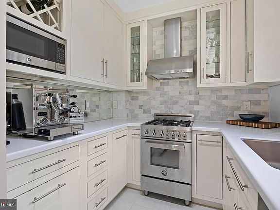 3rd image of 3363 Martha Custis Dr