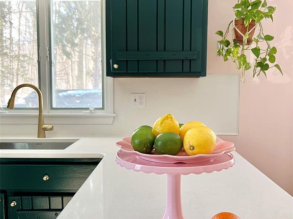 4th image of 9 King Road