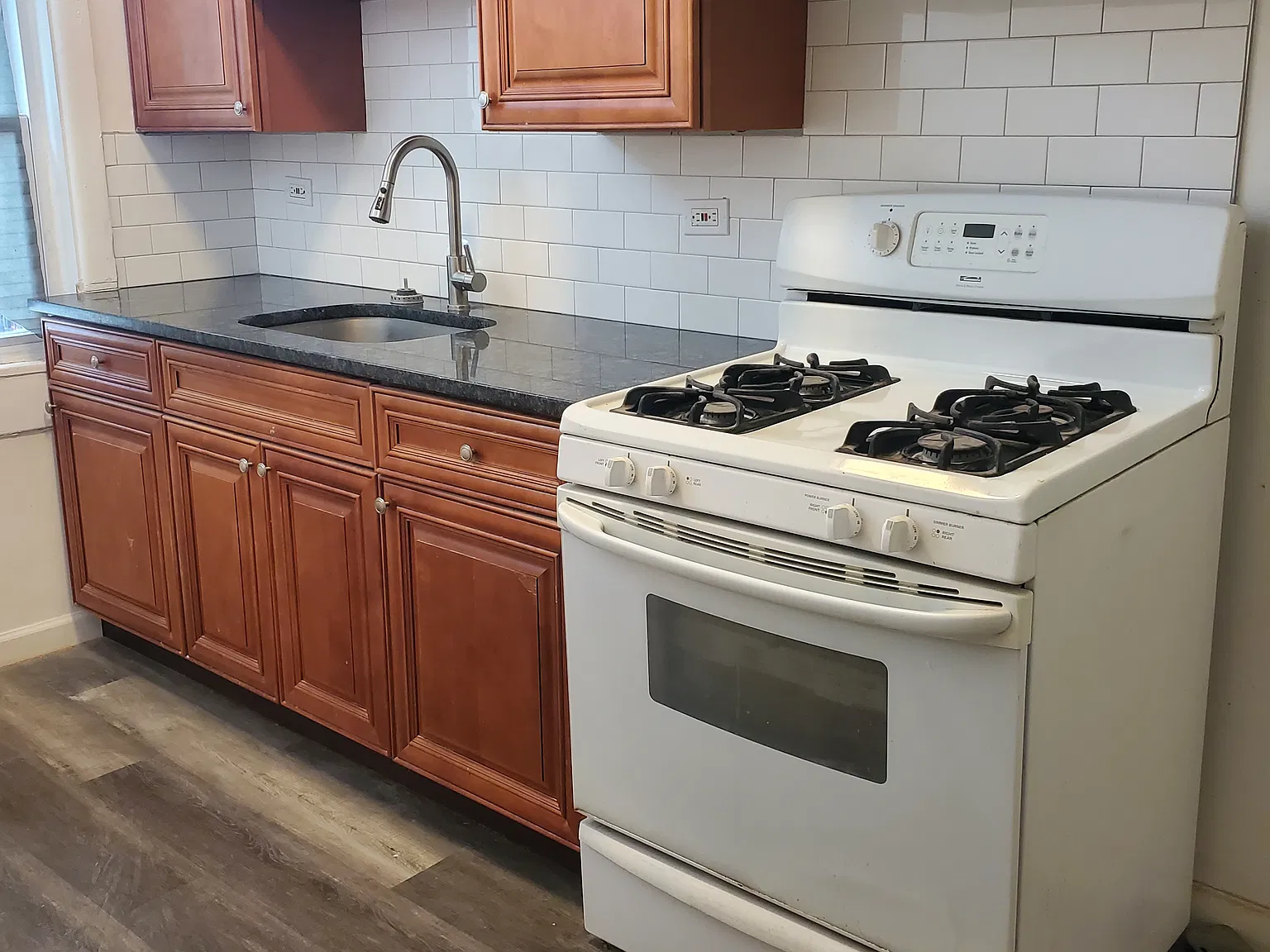 1 bed, $1,200 — Photo 4