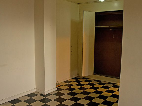 3rd image of 13810 Franklin Ave APT 16E