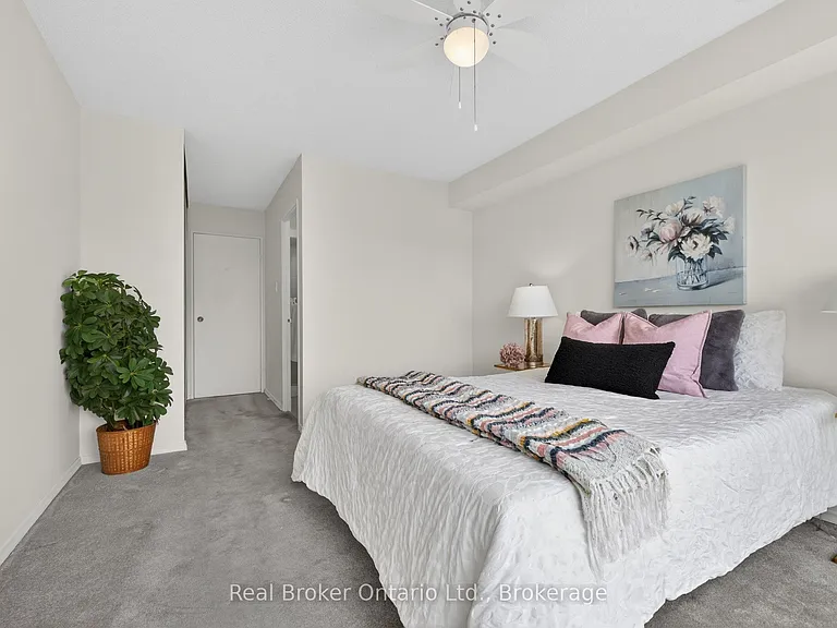 23 Woodlawn Rd E #811 — Photo 28