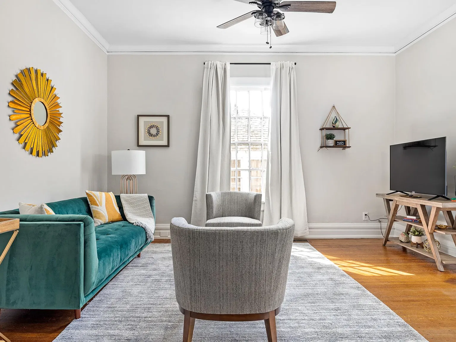 963 Saint Charles Ave NE — Photo 3