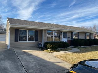 404 Orleans Ln, Schaumburg, IL 60193