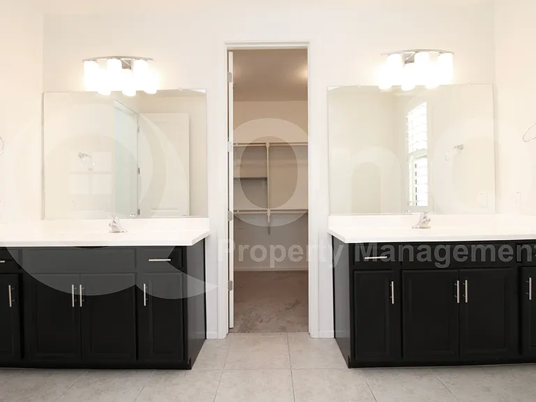 241 E Wisteria Dr — Photo 18