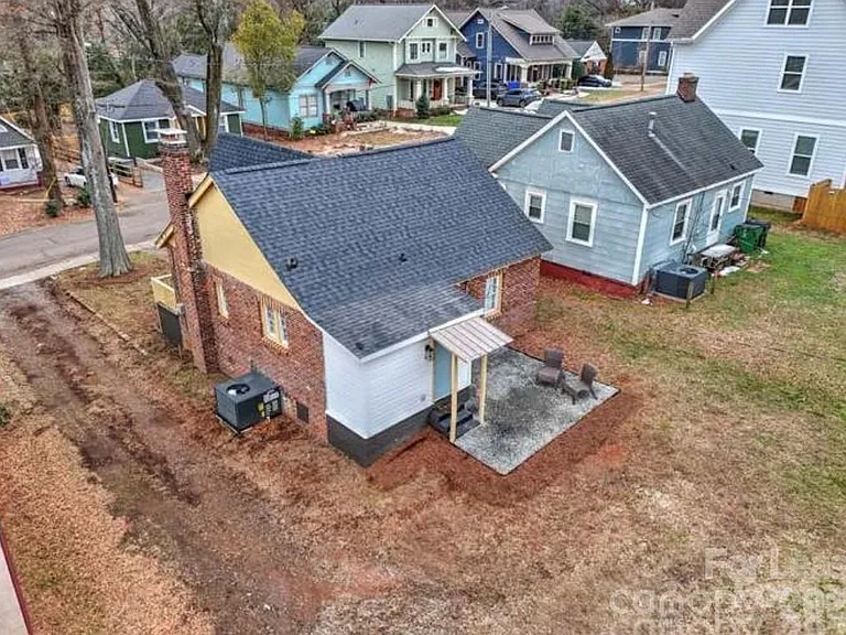 3224 Rogers St — Photo 17
