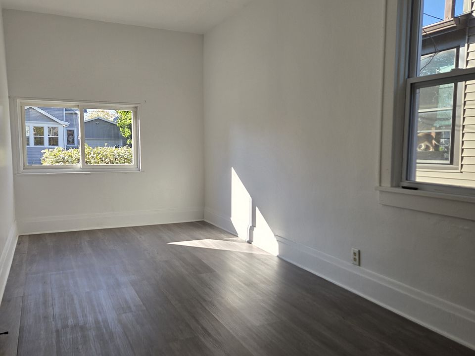 Bedroom 1 looking southwest toward Manitoba Ave