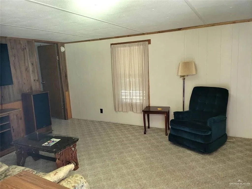 2 bed, 1.5 bath, 780 sqft, $1,000 — Photo 4