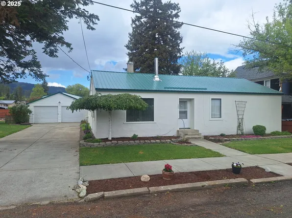 202 S Storie St, Wallowa, OR 97885