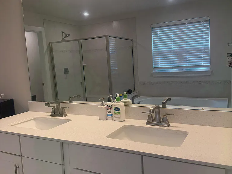 300 Finnegan Ct — Photo 33