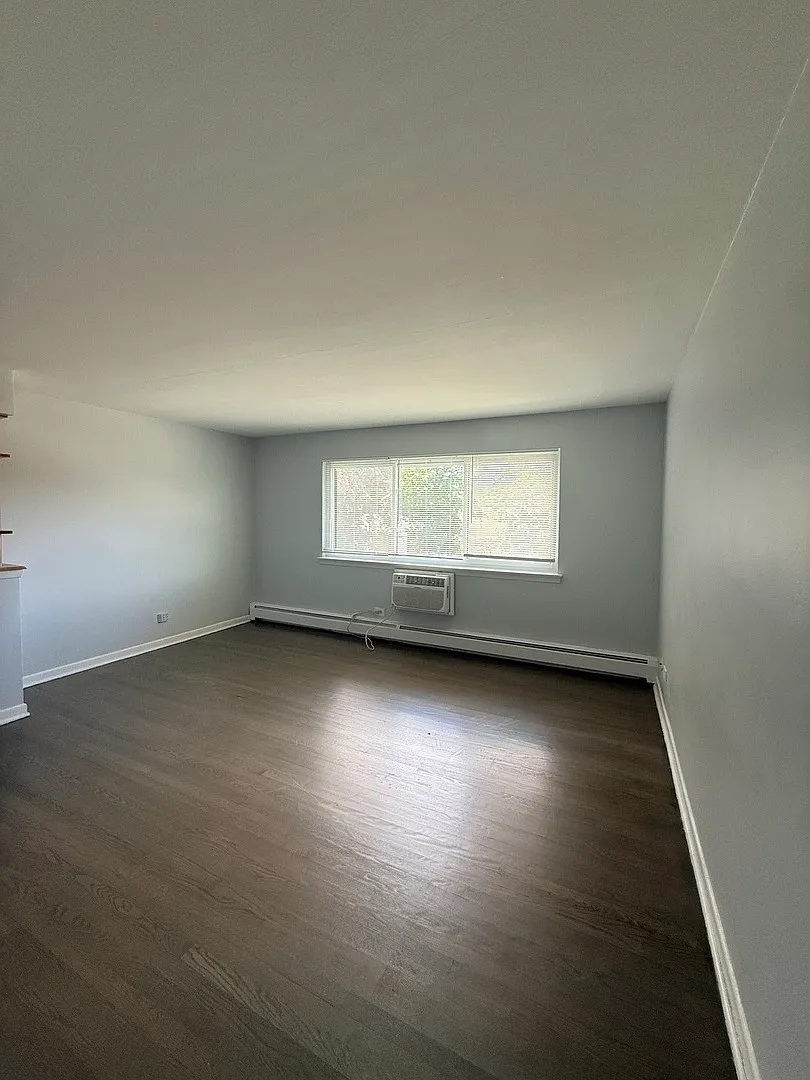 1 bed, 750 sqft, $1,200 — Photo 3
