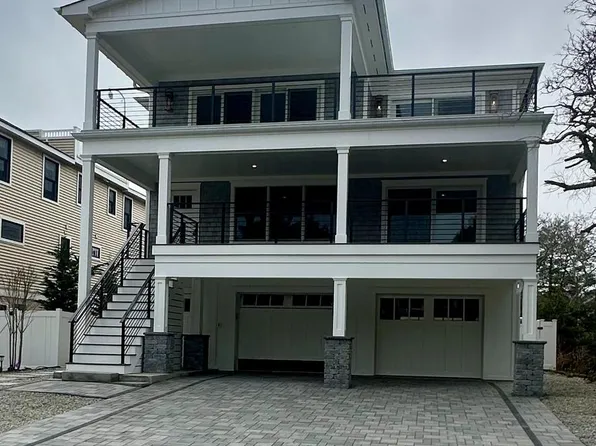 12 5th St, Barnegat Light, NJ 08006