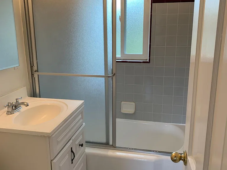 11960 Moorpark St #6 — Photo 5
