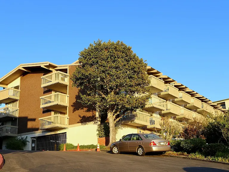 6526 Ocean Crest Dr #A302 — Photo 11