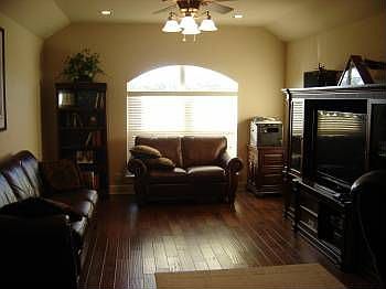 3rd image of 150 Northridge