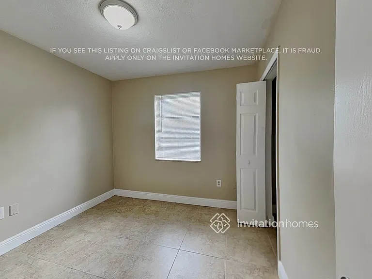 1410 N 70th Ter — Photo 12