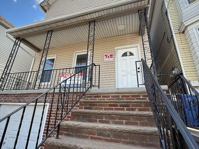 322 Court St #1 — Photo 11