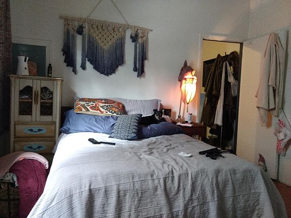 2nd image of 1710 W Diamond St #2FR