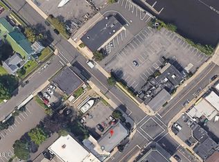 9 S Water St, Greenwich, CT 06830